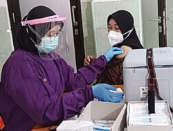 Jokowi Minta Target Vaksinasi di Daerah Naik Dua Kali Lipat