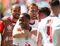 Sterling – Kane Paksa Jerman Angkat Koper