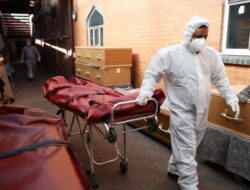 Covid-19 di Inggris Melonjak Empat Kali Lipat