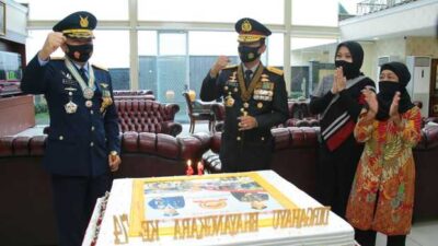 Panglima TNI Berikan Kejutan ke Kapolri di Hari Bhayangkara