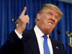 Trump Marah, Gugat Facebook, Google dan Twitter